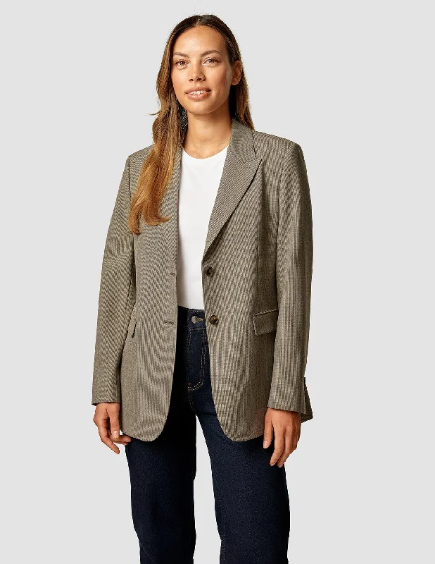 Casual Chic Essential Blazer Latte