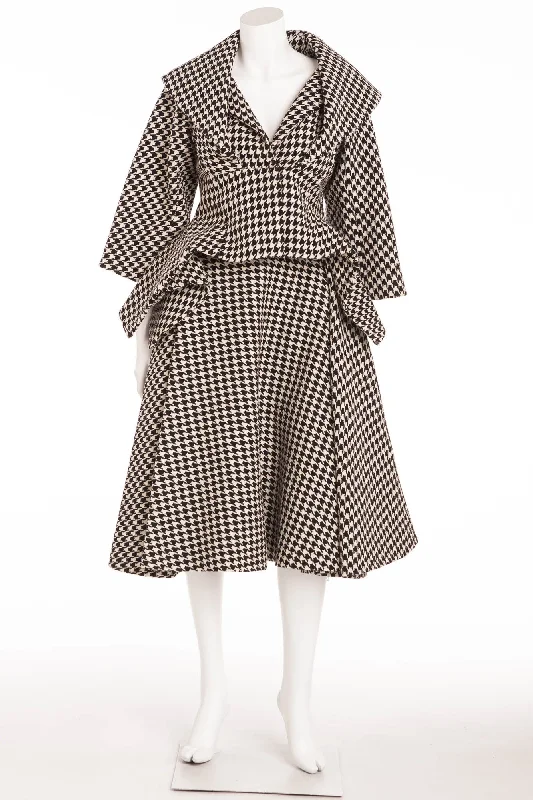 Stylish Looks Original Alexander McQueen - As Seen on Beyonce - New With Tags 2PC Houndstooth Skirt & Jacket - IT 40