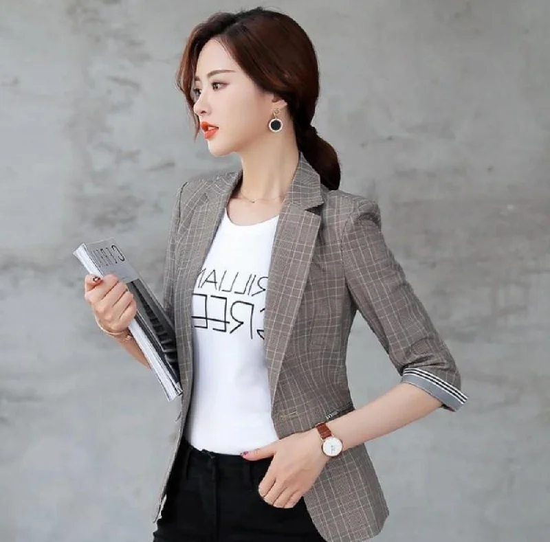 Versatile Wardrobe Essentials Womens Quarter Sleeve Slim Fit Blazer