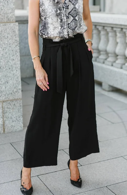 Tropical Island - Inspired Attire Paperbag Crop Pant In Black